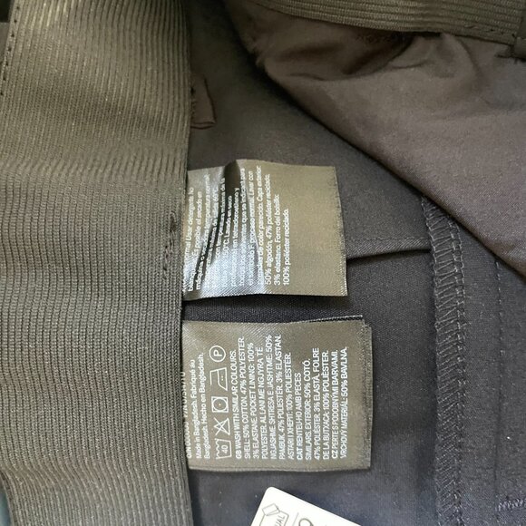 NWT - H&M Ankle Length Slacks in a Black Color Size 6 - Picture 3 of 7